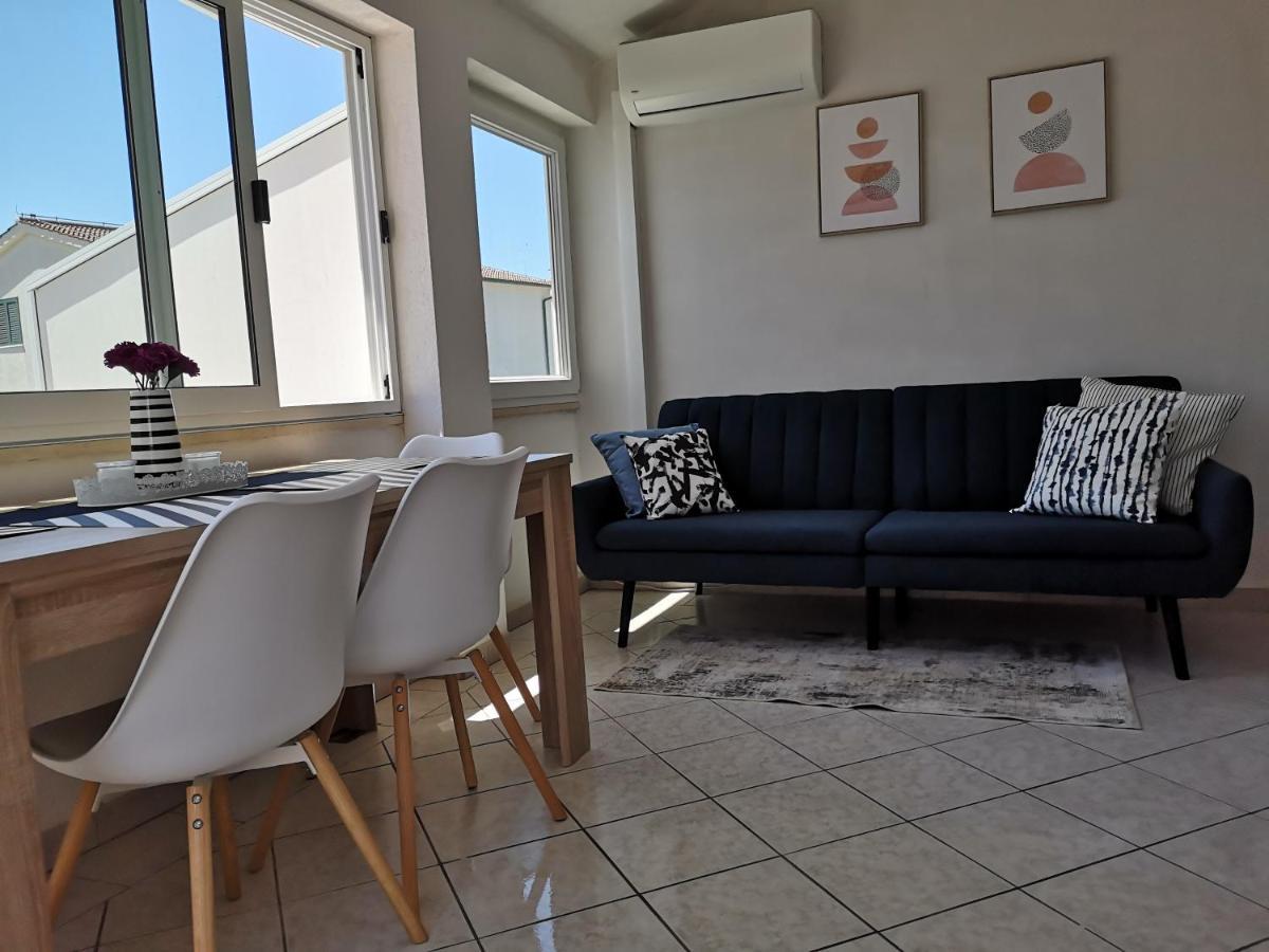 Apartmani Ljuba Rogoznica  Luaran gambar