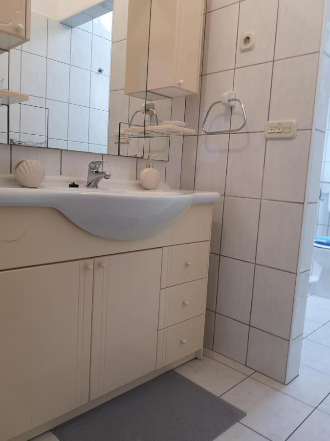 Apartmani Ljuba Rogoznica  Luaran gambar
