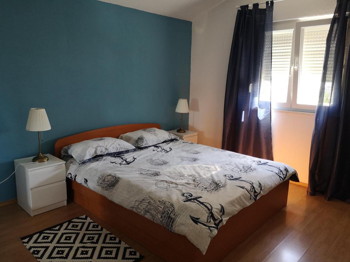 Apartmani Ljuba Rogoznica  Luaran gambar